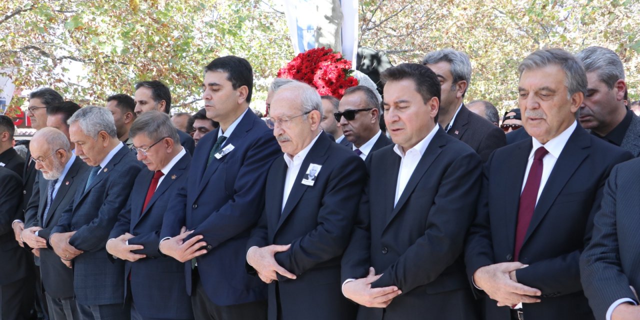 Ali Babacan'ın Babası Son Yolculuğuna Uğurlandı