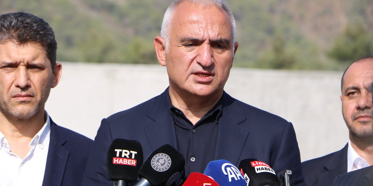 Bakan Ersoy: 2023'te Antalya'ya Rekor Sayıda Turist Girişi Sağlanacak
