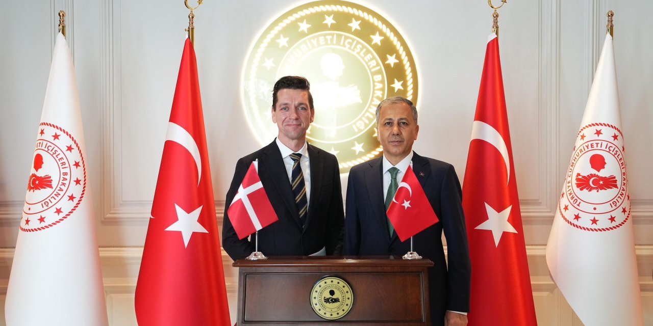 Bakan Yerlikaya, Danimarka Göç Ve Entegrasyon Bakanı İle Görüştü
