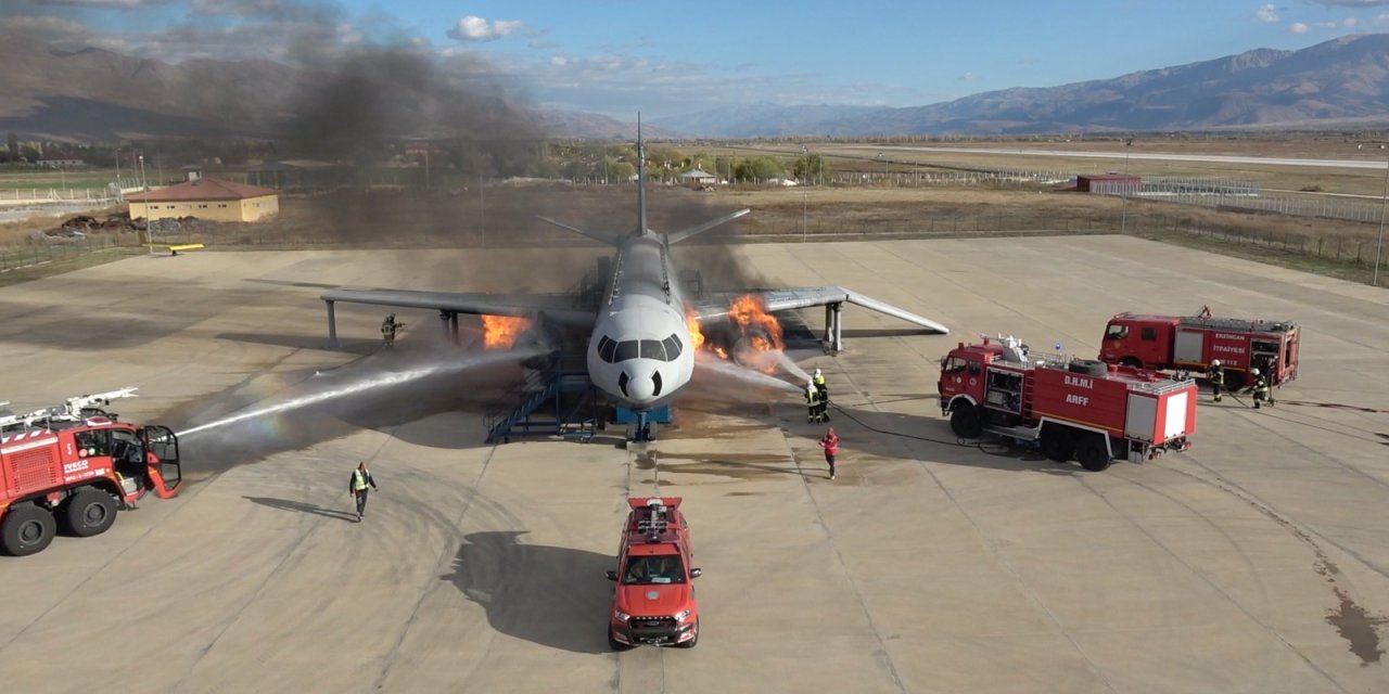 'Uçakta Yangın Tatbikatı' Gerçeğini Aratmadı