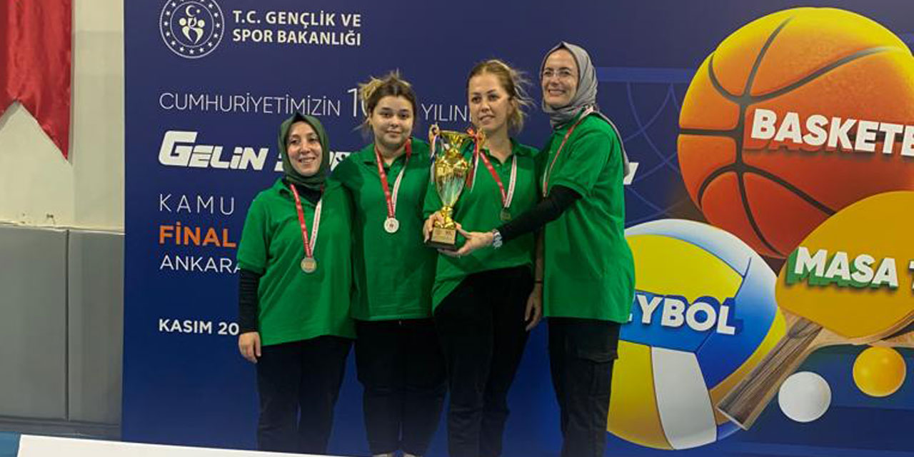 Rize Sağlık Müdürlüğü Kadın Masa Tenisi takımı 100. Yıl Kamu Spor Oyunlarında Türkiye 2. si oldu!
