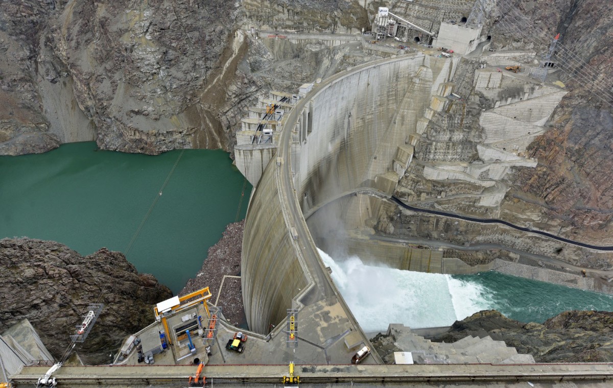 Yusufeli Barajı ve HES'te su yüksekliği 78 metreyi aştı