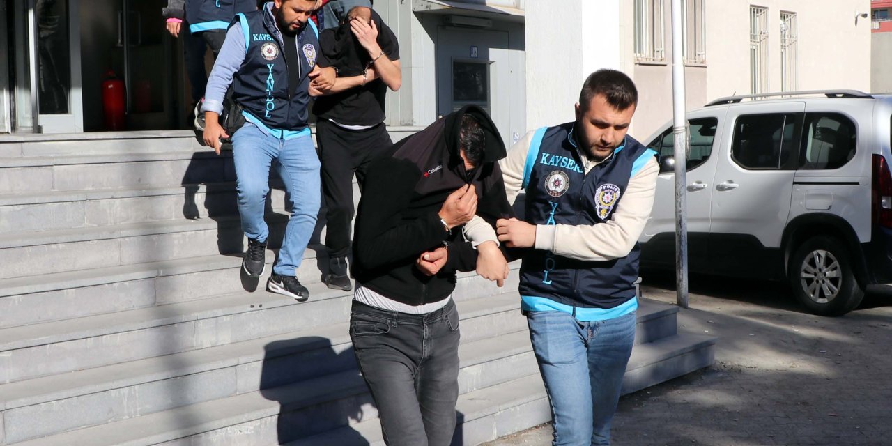 Kayseri'de 1 Milyon Tl'lik Medikal Dolandırıcılığa 4 Gözaltı