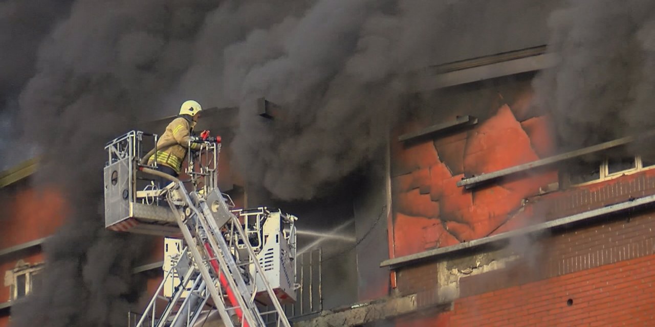 (Geniş Haber) Başakşehir'de Sanayi Sitesinde Yangın