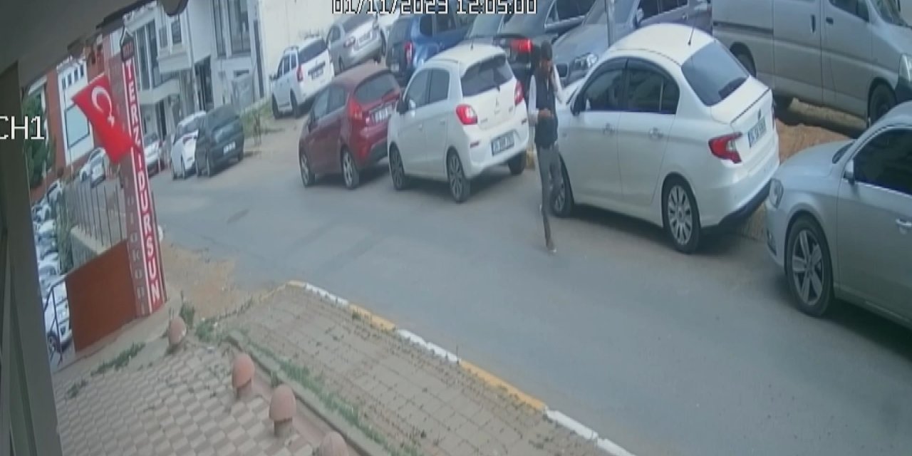 Sultanbeyli'de Çarptığı Otomobil Sürücüsünü Arkadaşlarını Çağırıp Darbetti, Silah Çekti