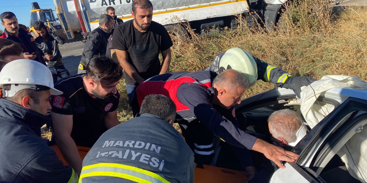 Mardin'de Otomobil, Şarampole Yuvarlandı; 5 Yaralı