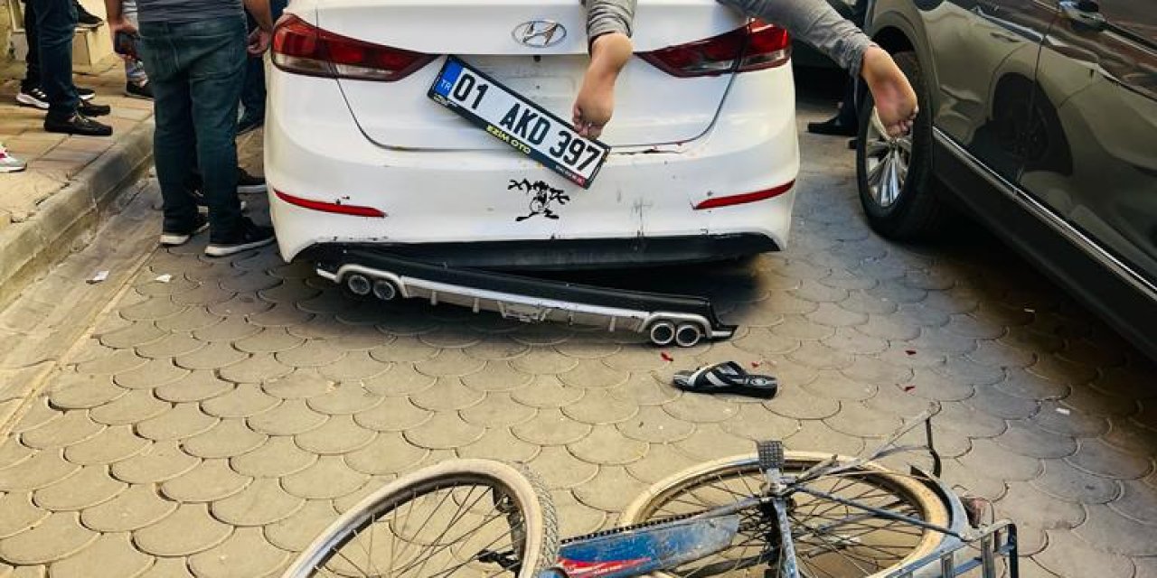 Çarptığı Otomobilin Camından İçeri Giren Bisikletli Yaralandı