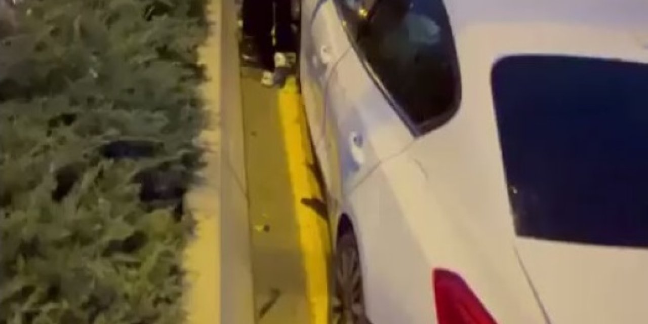 Lastik Değişimi İçin Sol Şeritte Duran Servis Minibüsüne İki Araç Çarptı: 5 Yaralı