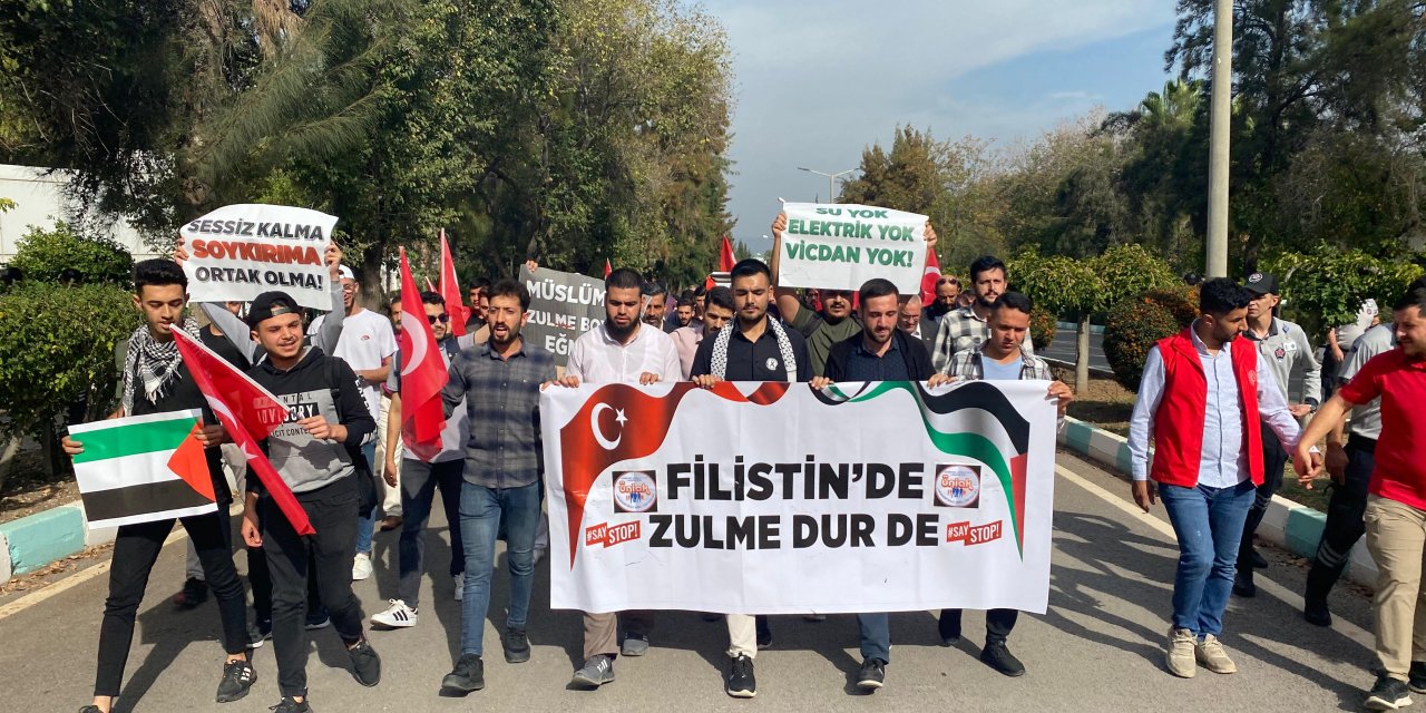 Üniversitede Filistin’e Destek Yürüyüşü