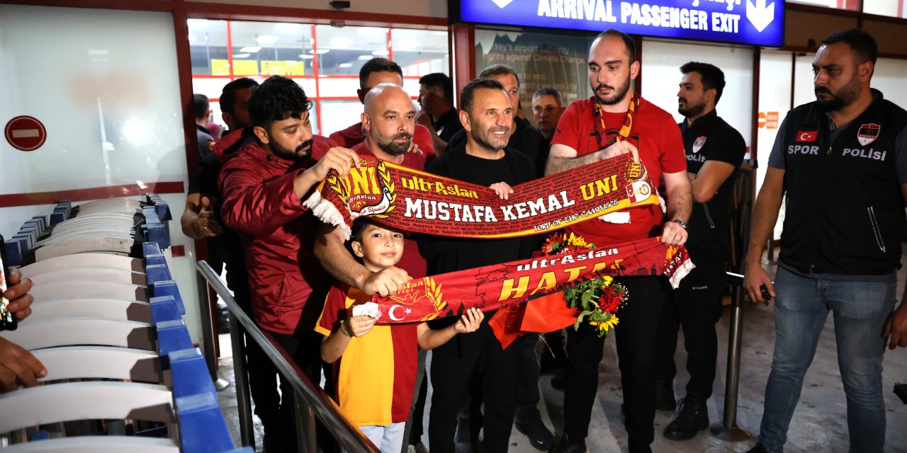 Galatasaray Kafilesi, Adana’da