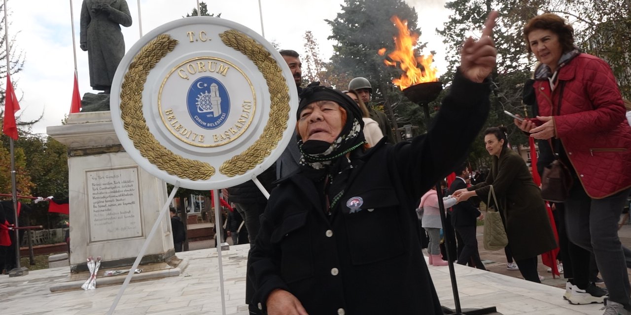 10 Kasım Törenine Katılan Kadından Ata’ya Şiir
