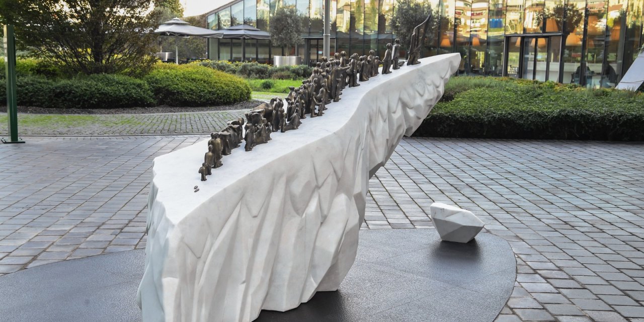 Garanti Bbva, Cumhuriyet’in 100. Yılını Özel Tasarlanan Heykellerle Ölümsüzleştirdi