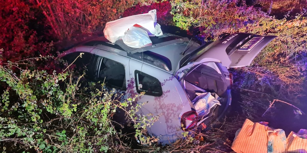 Otomobil Dere Yatağına Uçtu: 3 Yaralı