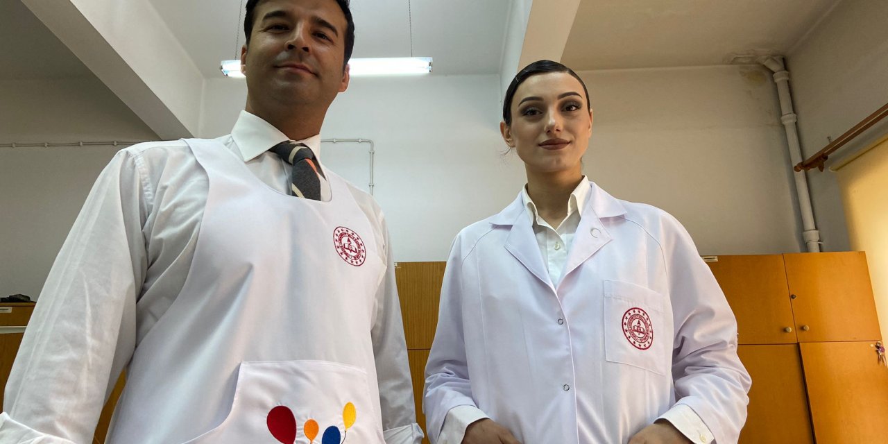 24 Kasım'da Öğretmenlere Hediye Edilecek Önlükler Tanıtıldı