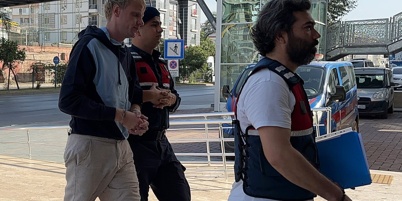 Parasını Gasbeden Motosikletli 2 Şüpheliyi Cipiyle Çarparak Öldürdü