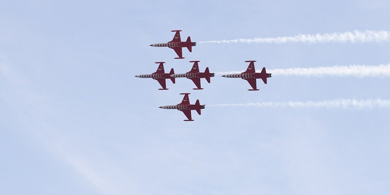 Antalya’da Ata’ya Saygı Uçuşu Yapıldı