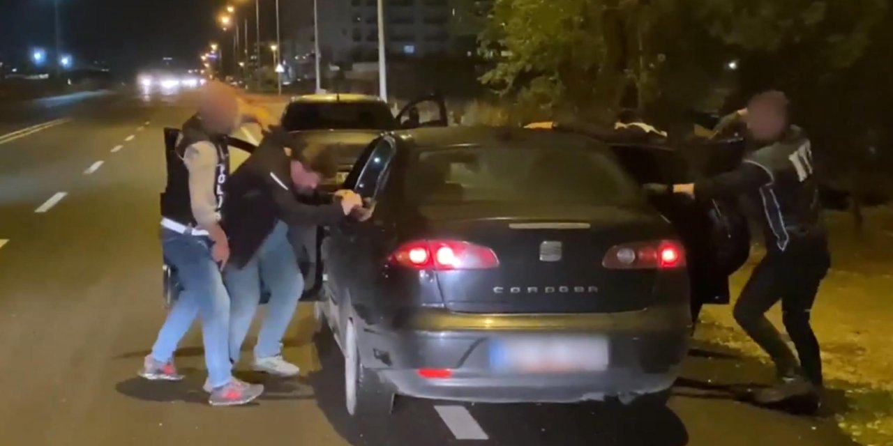 Edirne'de, Otomobilde Uyuşturucuyla Yakalanan 3 Bulgar Tutuklandı