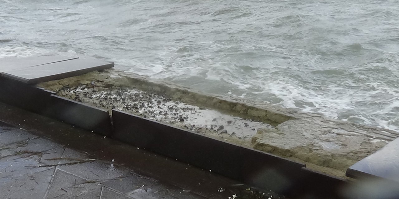 Silivri'de Sağanak Yağış Etkili Oldu