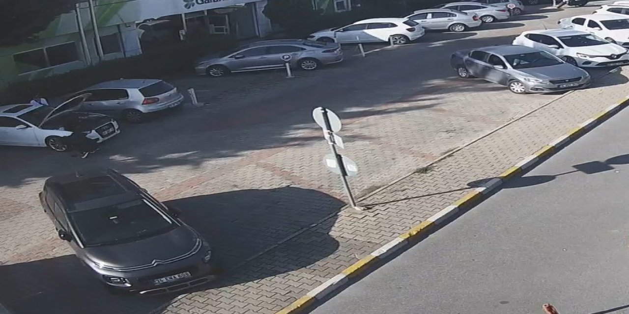 Ümraniye'de Lastiğini Patlattıkları Otomobildeki Çantayı Böyle Çaldılar