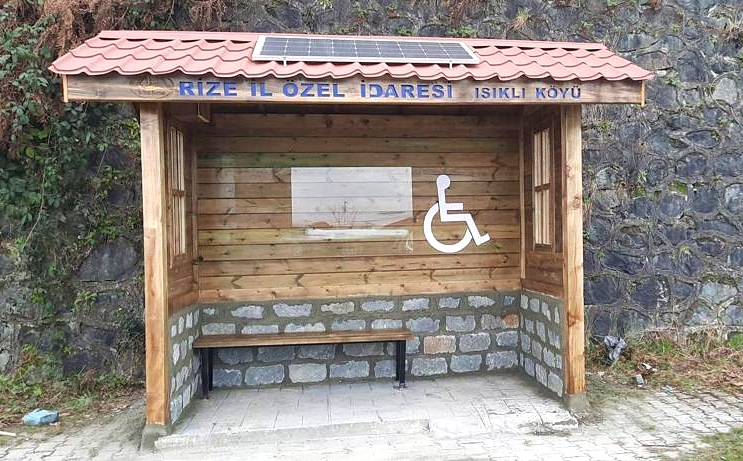 Rize’de Köyler Dolmuş Durağı ve Oturma Banklarıyla Donatılıyor