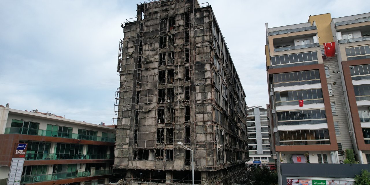 Bursa'da Yanan İş Merkezi, Dron İle Görüntülendi