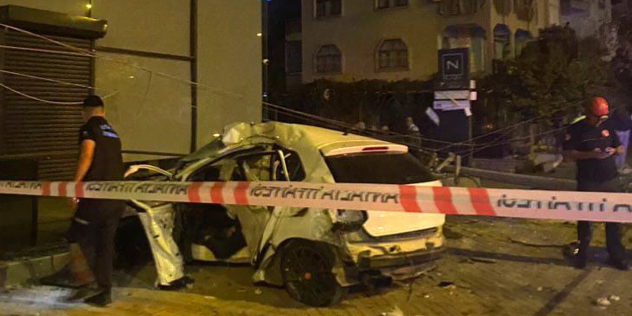 Otomobil, Duvara Çarptı: 2 Ölü (2)- Yeniden