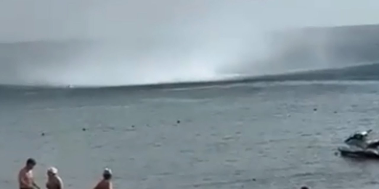 Antalya Lara Plajı'nda Hortum Paniği