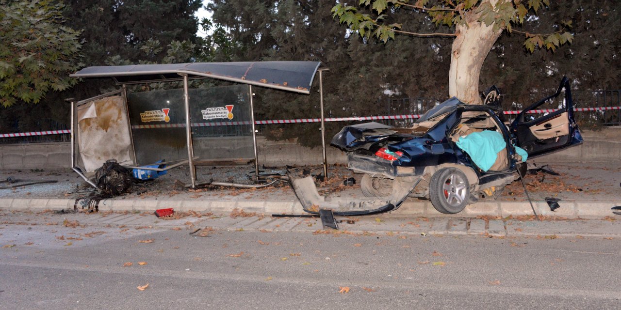 Kahramanmaraş'ta, Ağaca Çarpan Otomobilin Sürücüsü Öldü