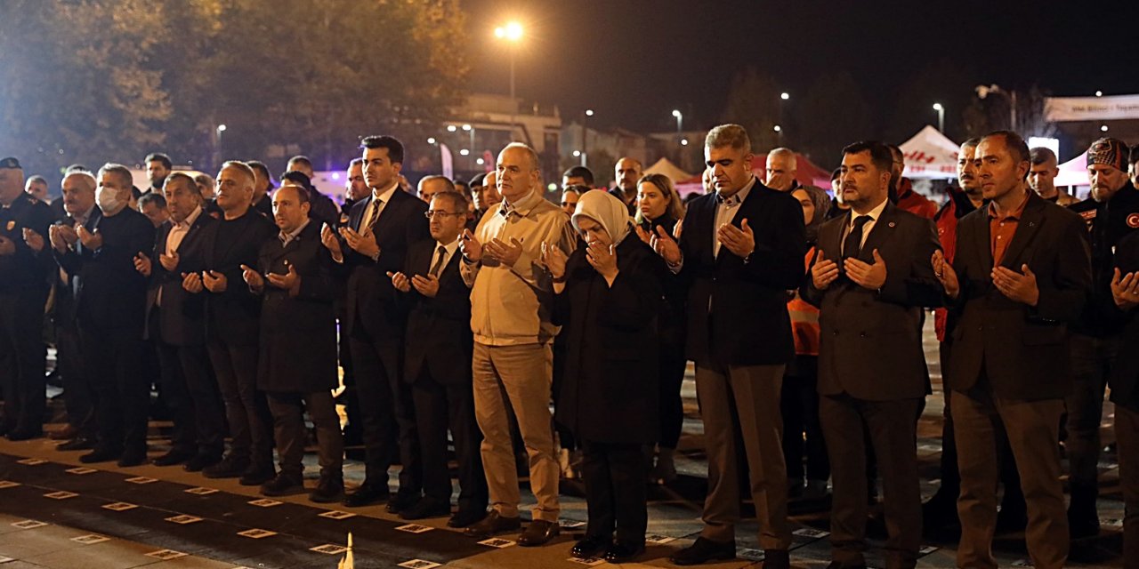 Düzce Depreminin 24'üncü Yıl Dönümünde Acılar Tazelendi (2)
