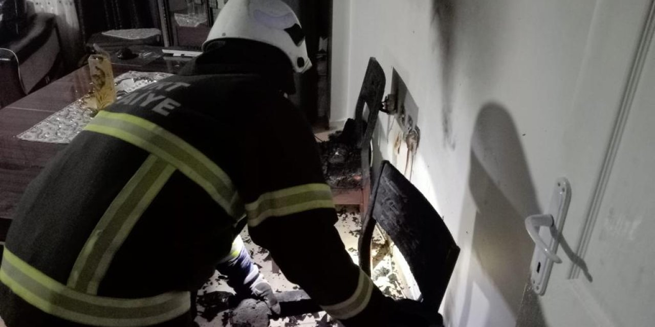 Evde Çıkan Yangında 4 Kişi Dumandan Etkilendi