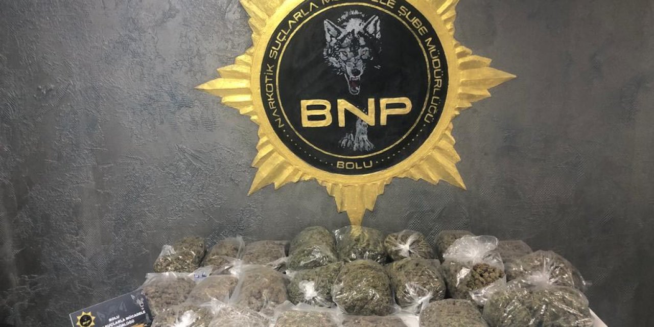 2 Otomobildeki 13 Kilo Uyuşturucuyu 'Pako' Buldu; 3 Tutuklama