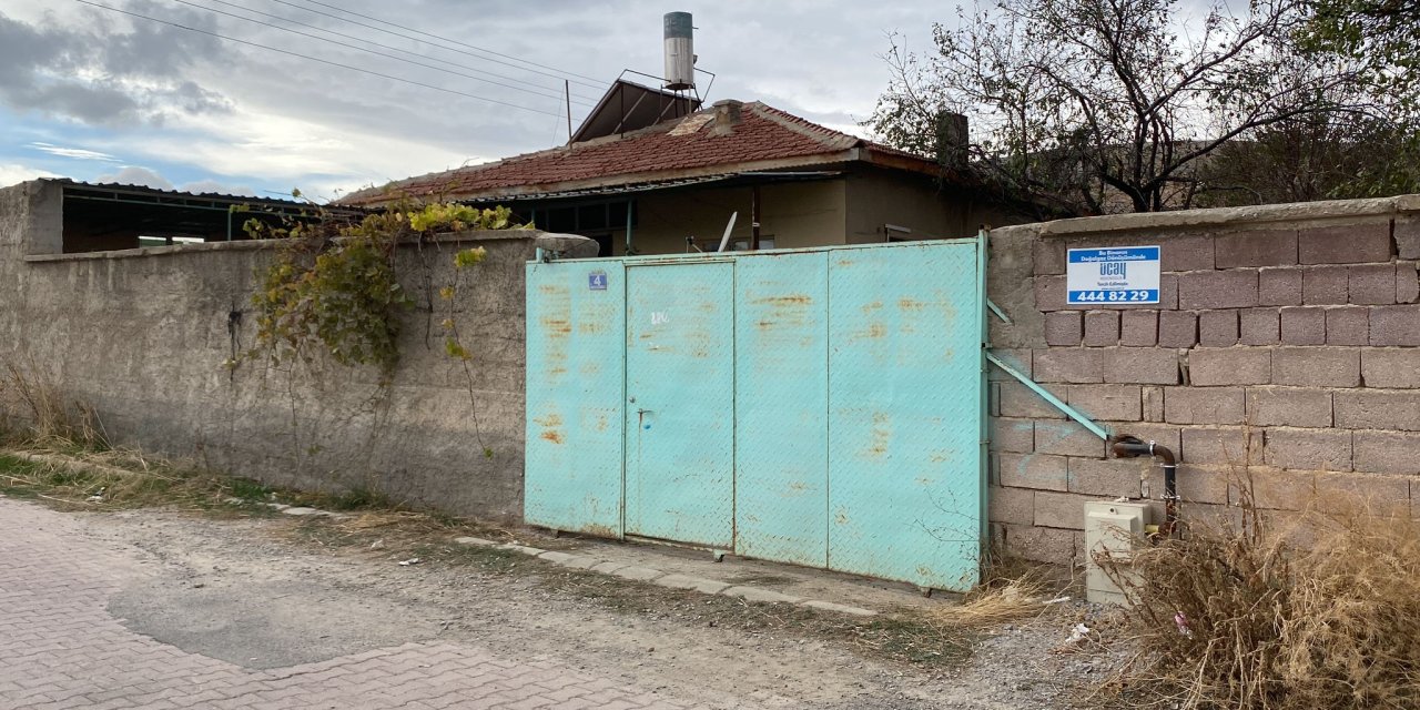 Ayrı Yaşadığı Eşini Öldürüp, Kayınvalidesini Yaraladı