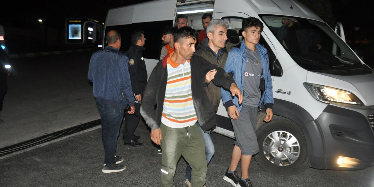 Afgan Uyruklu 11 Kişi, Kumar Oynarken Yakalandı