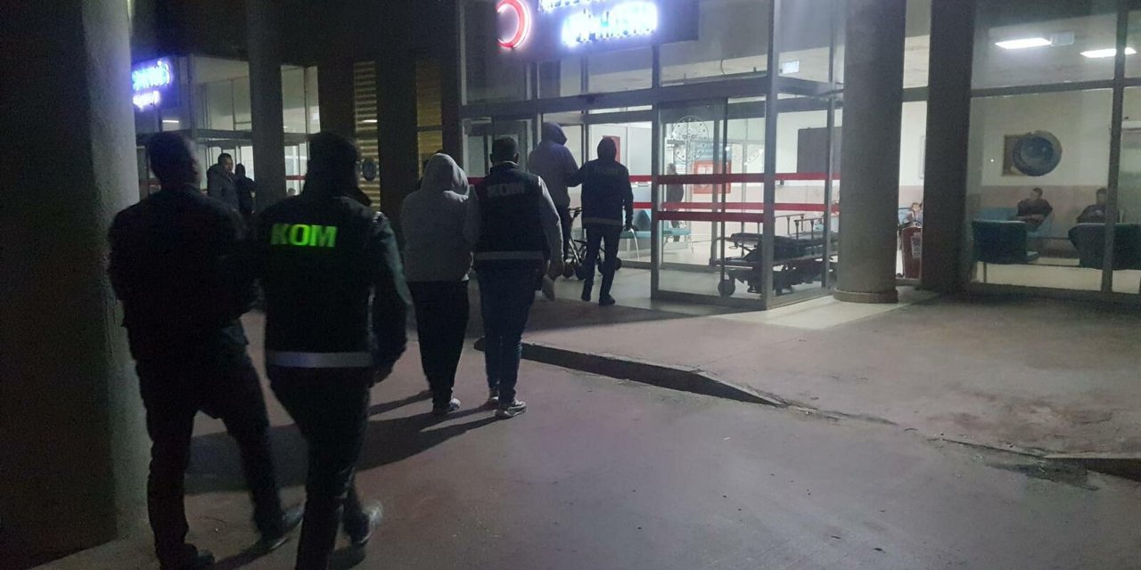 Ayvalık'ta 18 Kaçak Göçmen Ve 3 Organizatör Şüphelisi Yakalandı