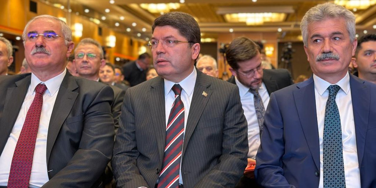 Bakan Tunç: Çelişkileri Ortadan Kaldıracak Yeni Anayasaya İhtiyacımız Var