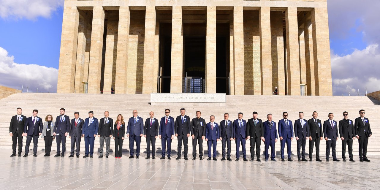 Aselsan Yönetimi Anıtkabir’i Ziyaret Etti