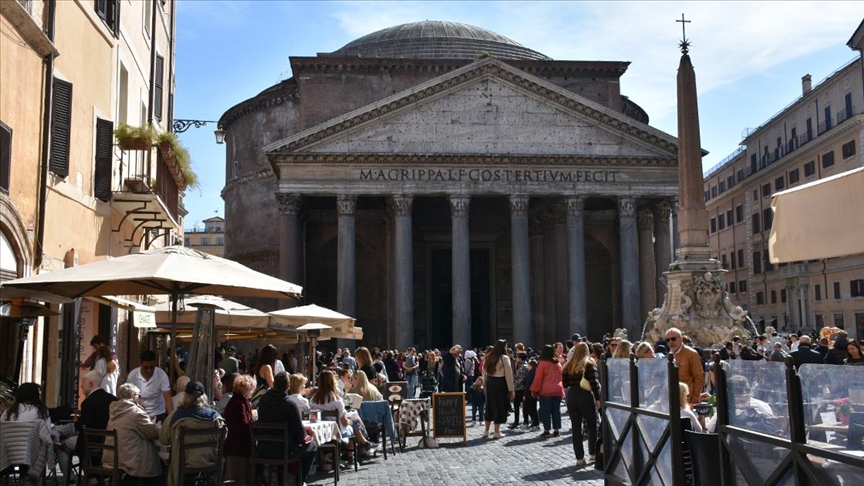 Roma'daki tarihi Pantheon Bazilikası için turistlerden giriş ücreti alınacak