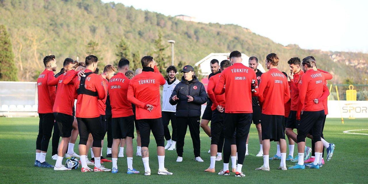 A Milli Futbol Takımı İki Grup Halinde Çalıştı