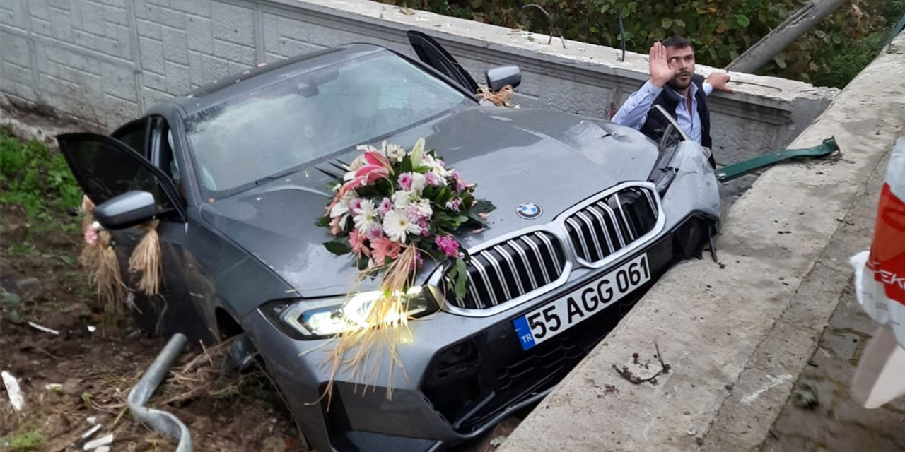Samsun'da gelin arabasının yaptığı trafik kazasında 2 kişi yaralandı