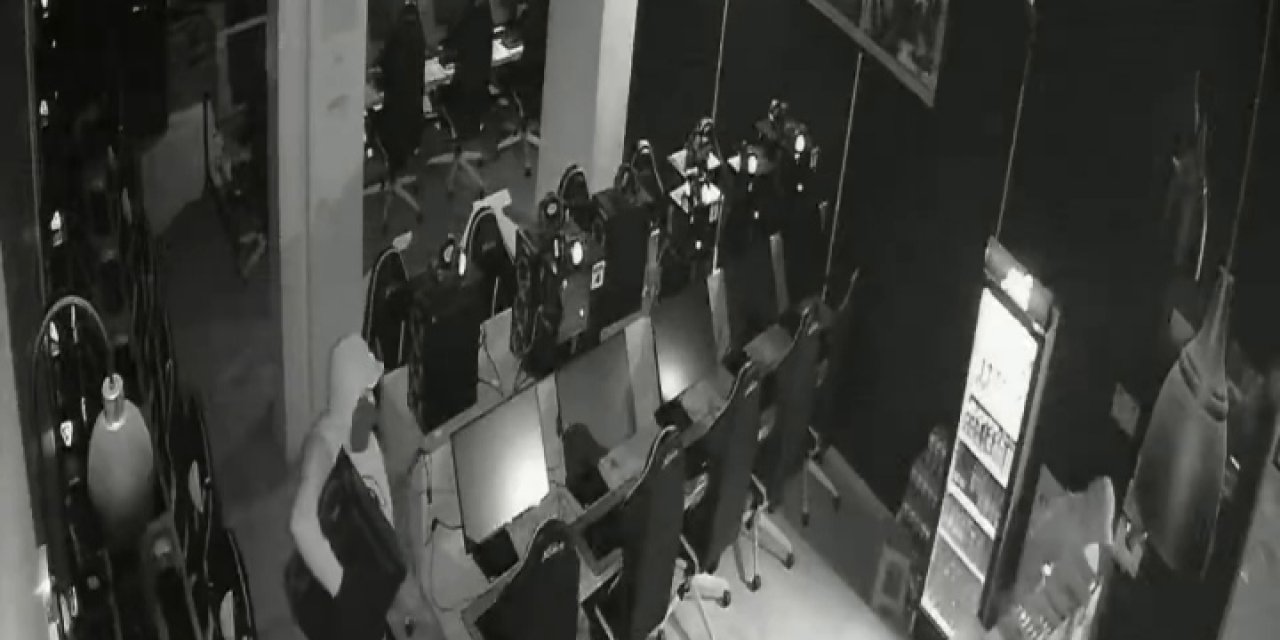 Ümraniye'de İnternet Kafeleri Hedef Seçen Hırsızlar Kamerada