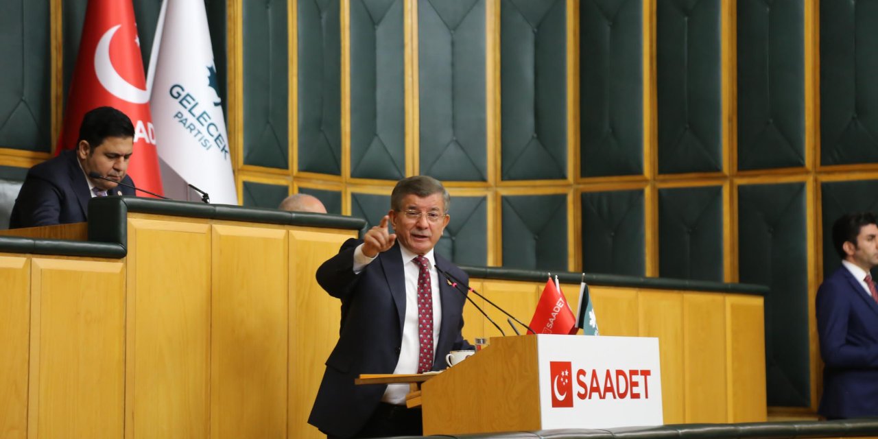 Davutoğlu: Neden Netanyahu'ya Ortak Bildiriyle Haddini Bildirmiyorsunuz