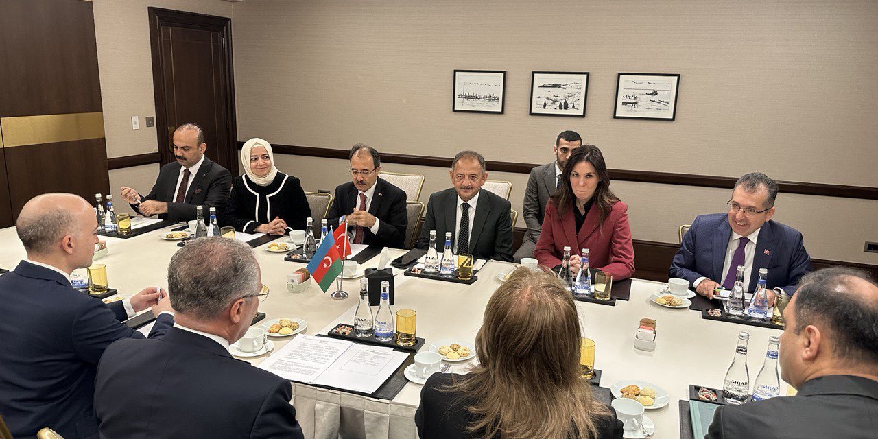 Bakan Özhaseki, Azerbaycanlı Mevkidaşı Babayev İle Görüştü