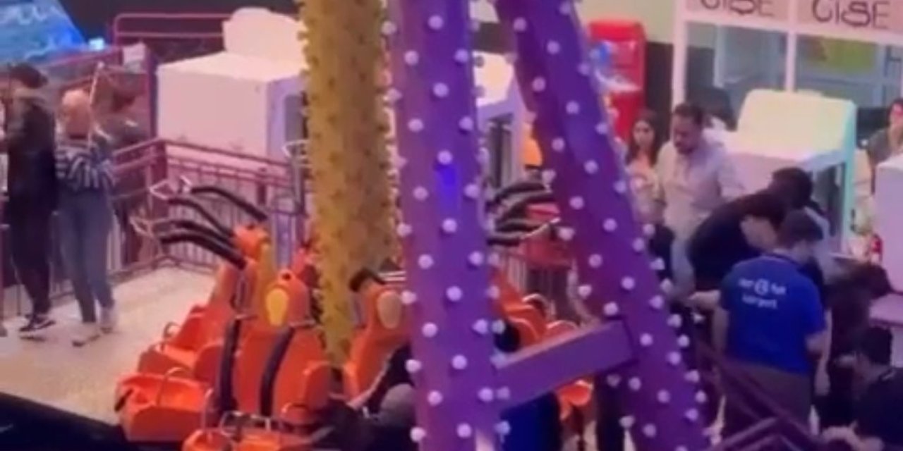 Bursa'da Avm'nin Oyun Salonunda Bağlantı Demiri Kopan Salıncaktaki 5 Çocuk Yaralandı