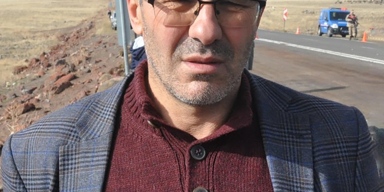 Kars'ta Tur Minibüsü, Sürüye Çarptı; 25 Koyun Öldü