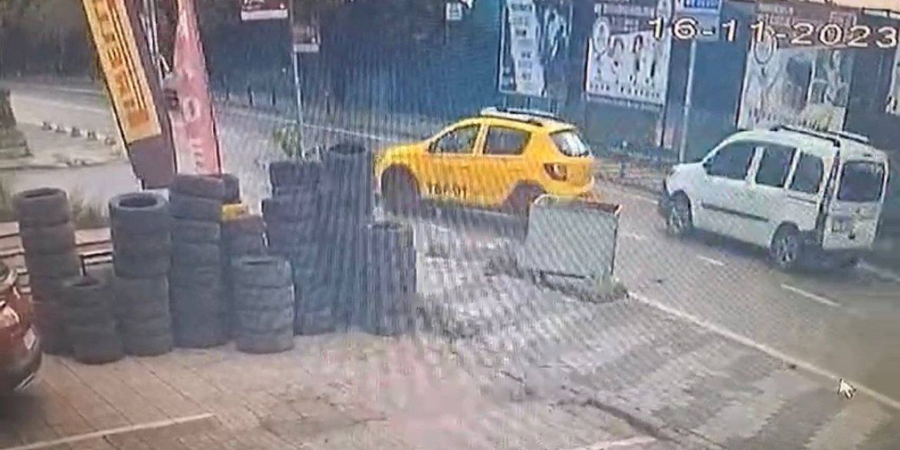 Maltepe'de Hakimiyetini Kaybeden Motosiklet Sürücüsü Taksinin Altında Kaldı