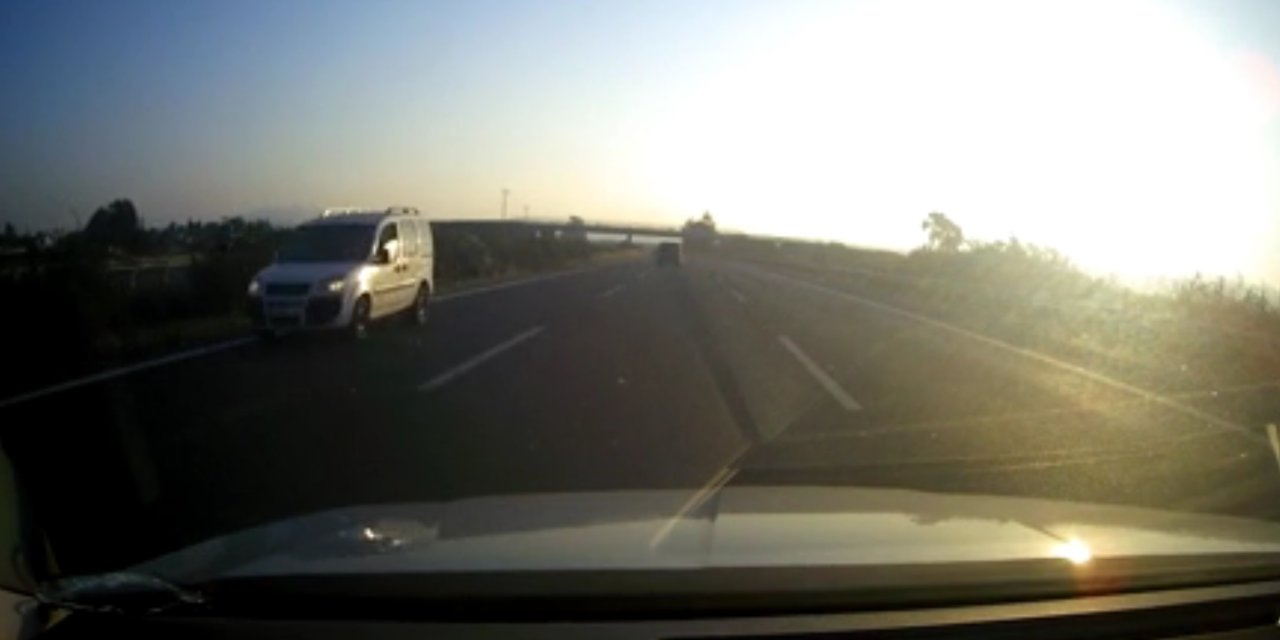 3 Kişinin Öldüğü Kazada Hafif Ticari Aracın Ters Yöndeki Görüntüleri Ortaya Çıktı