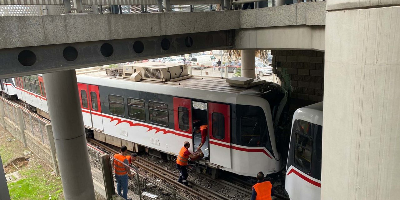 İzmir’de Metro Kazası: 3 Hafif Yaralı (2)- Yeniden