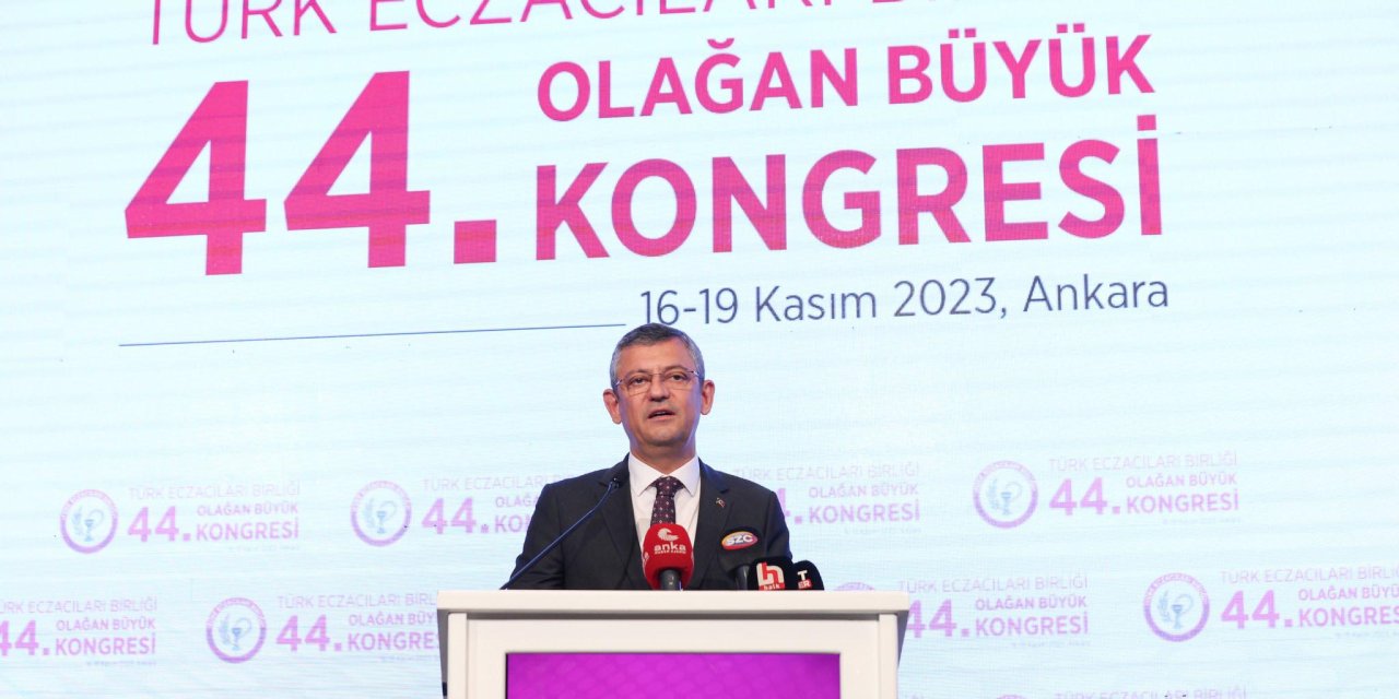 Özgür Özel: Anayasa Yürüyüşüne Çelme Takan Türkiye'ye Çelme Takar