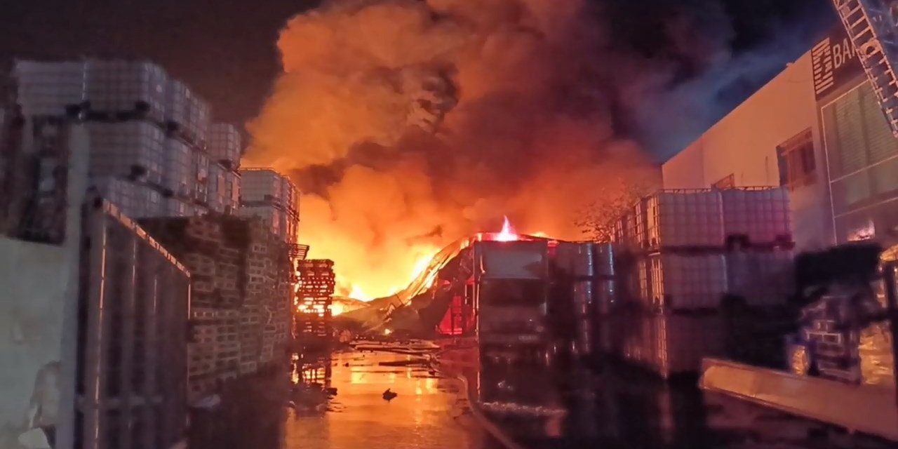 Esenyurt'ta Depo Yangını