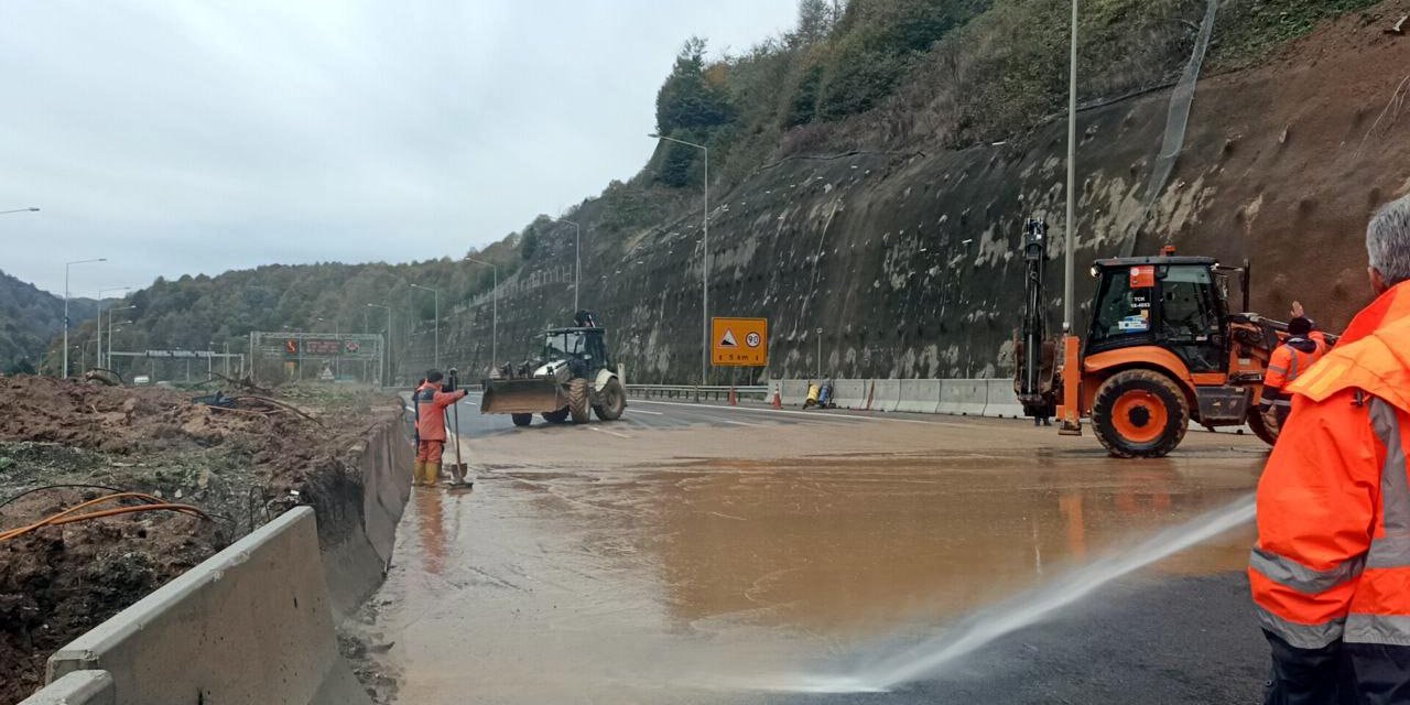 Heyelan Riski Nedeniyle Kapatılan Anadolu Otoyolu, 17 Saat Sonra Ulaşıma Açıldı